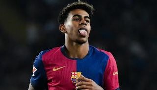 لامين يامال لاعب برشلونة الإسباني