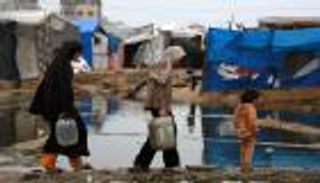 الشتاء في غزة.. أمطار تُغرق الآمال وخيام في مهب الريح