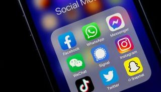 برامح التواصل الاجتماعي تواجه تحديات جديدة