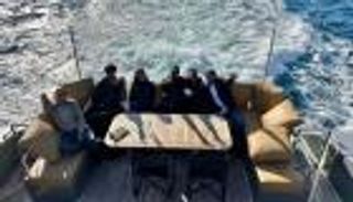 فيلم كريم عبد العزيز الجديد «الأرض السوداء».. أبطال الفيلم وموعد العرض