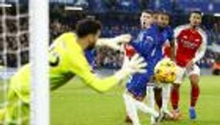 ترتيب الدوري الإنجليزي.. لماذا يتفوق أرسنال على تشيلسي رغم التطابق؟