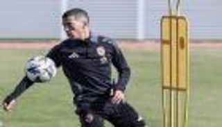 بعناق مع الشناوي.. إمام عاشور ينهي أزمته في الأهلي المصري (فيديو)