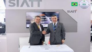 جانب من توقيع خطاب النوايا