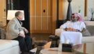 طحنون بن زايد يناقش مع رئيس «سوفت بنك» تعزيز الاستثمار المشترك بالتكنولوجيا والذكاء الاصطناعي