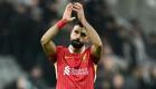 ما حقيقة موافقة محمد صلاح على عرض التجديد مع ليفربول؟