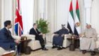 محمد بن زايد ورئيس وزراء بريطانيا يبحثان علاقات البلدين
