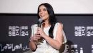 منى زكي تكشف سبب ارتباكها خلال تكريمها بمهرجان البحر الأحمر (فيديو)