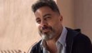 المخرج هادي الباجوري: «ليه نعلم أولادنا إن البوسة عيب؟»