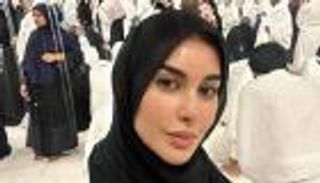 ياسمين صبري تؤدي مناسك العمرة