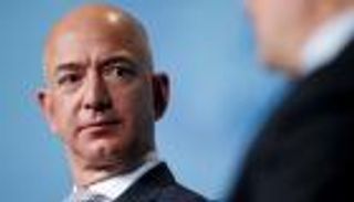 البداية من ترامب.. «جيف بيزوس» يتحدى «سبيس إكس» بـ20 مليار دولار