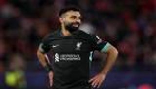 محمد صلاح والكاف.. غاب عن الجوائز الفردية وحضر في تشكيل العام