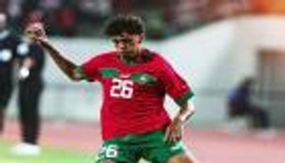 هددت مسيرته.. قصة صدمة آدم أزنو مع منتخب المغرب