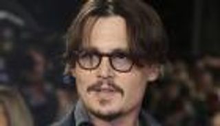 خداع المعجبين وسرقة آلاف الدولارات.. محبو جوني ديب في ورطة