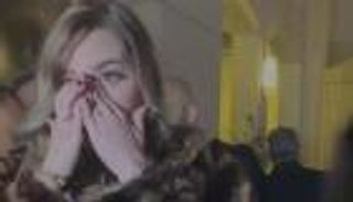 حفل تكريم اسم محمد رحيم.. أنوسة كوتة تدخل في نوبة بكاء