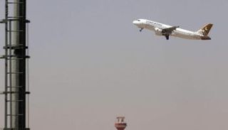 أقلعت الطائرة من مطار دمشق