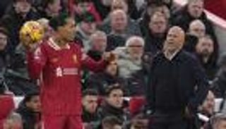 سلوت يجيب.. هل اقترب ليفربول من لقب الدوري الإنجليزي؟