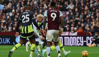 مباراة أستون فيلا ضد مانشستر سيتي