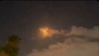 جانب من عملية اعتراض الصاروخ الحوثي