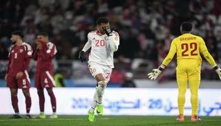 الإمارات ضد قطر