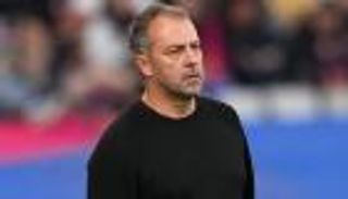 «الأمر ليس طبيعيا».. فليك يحلل أسباب انهيار برشلونة