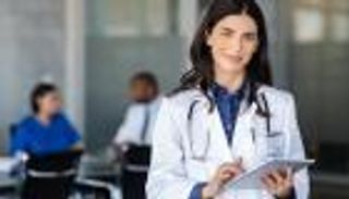 دراسة مثيرة.. المرضى الذكور يحققون نتائج أفضل مع الطبيبات
