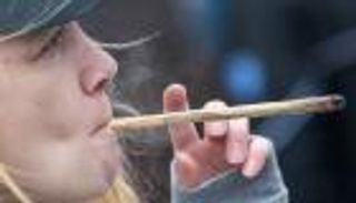 كيف ينقلك «الحشيش» إلى عالم آخر؟ دراسة علمية تفسر 