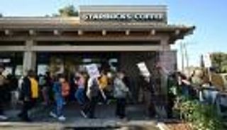 إضراب ستاربكس.. 300 متجر تحت ضغط العمال لتحقيق حقوقهم