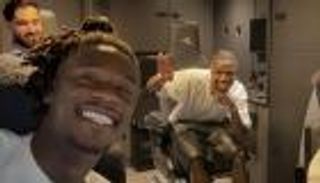 بعد إجازة دبي.. فينيسيوس جونيور مساعد طيار (فيديو)