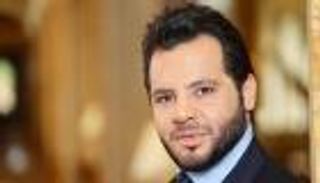 نيشان يتعرض للسرقة على متن طائرة