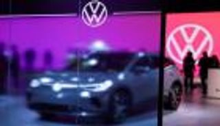 أكبر شركة لصناعة السيارات في أوروبا تبحث عن مستثمر استراتيجي