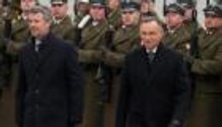 أول رحلة خارجية.. ملك الدنمارك يكسر «تقاليد الزيارات»