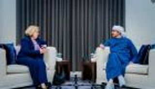 عبدالله بن زايد يبحث مع مسؤولة أمريكية سبل وقف مستدام للنار بغزة