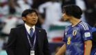 بلقطة غير متوقعة.. مدرب اليابان يفاجئ الجميع بعد وداع كأس آسيا (فيديو)