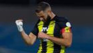 بعد جدل كبير.. اتحاد جدة يُعلن موعد عودة كريم بنزيما للتدريبات