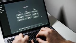 صعوبة التأكد من استخدام أدوات الذكاء الاصطناعي لأداء الواجبات التعليمية