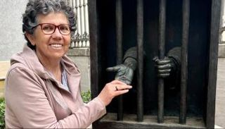 الأخت نيللي ليون كوريا