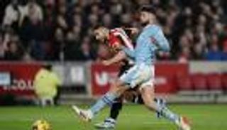 «قانون مجهول» يكشف سر هدف برينتفورد أمام مانشستر سيتي