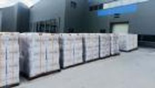 مؤسسة «زايد الإنسانية» تسير 20 ألف حقيبة شتوية إلى 13 دولة (صور)