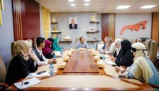 جانب من اجتماع حملة المناصرة بمحافظ عدن