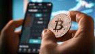 أسعار العملات الرقمية.. بيتكوين تفلت من موجة تذبذب في «الكريبتو»