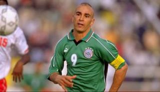 نجم كرة القدم المصري حسام حسن 