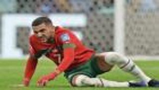 زياش الزجاجي.. الإصابات تنهش جسد «ساحر المغرب» في رحلة الإنقاذ