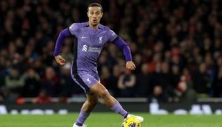 تياغو ألكانتارا لاعب وسط ليفربول