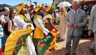 تشارلز وكاميلا خلال زيارتهما لغرينادا