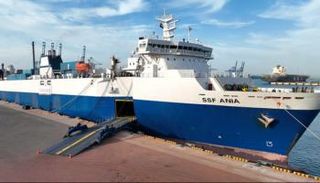 المستشفى الإماراتي العائم