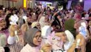 بـ"الإنترنت" والموسيقى.. صراع انتخابي "خارج الصندوق" بإندونيسيا 