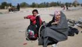 حلق الرأس.. قرار صعب لنساء غزة