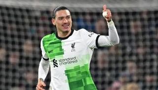 القنوات الناقلة لمباراة ليفربول وبيرنلي 