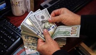 أوراق نقدية فئة 100 دولار أمريكي 