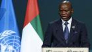 الغابون تعدل دستورها.. «أوليغي» يتحصن بفك الارتباط مع «الأمن والدفاع»